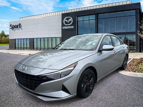 Used 2022 Hyundai Elantra SEL FWD image 7