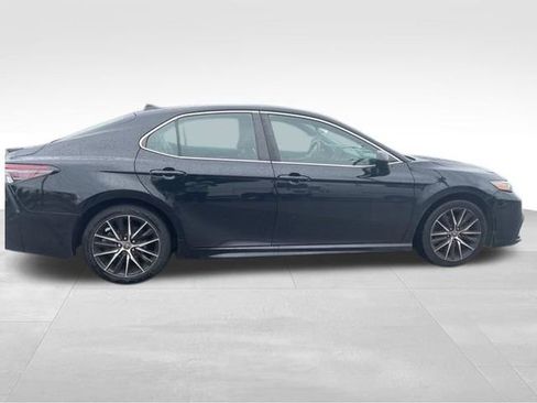 Used 2021 Toyota Camry SE FWD image 8