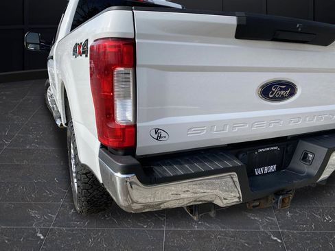 Used 2018 Ford F250 XLT image 40