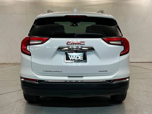 Used 2024 GMC Terrain SLT AWD/4WD image 4