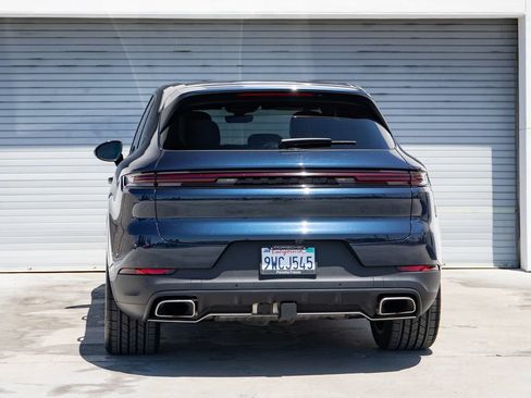 Certified 2026 Porsche Cayenne AWD/4WD image 6