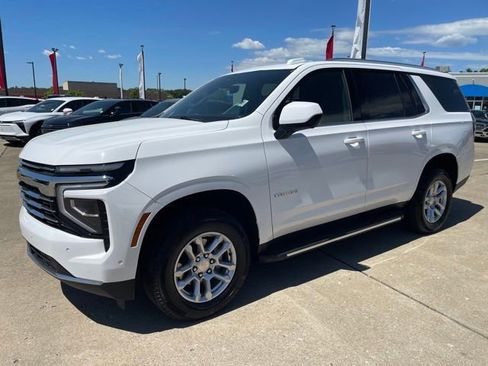 Certified 2025 Chevrolet Tahoe LT AWD/4WD image 2