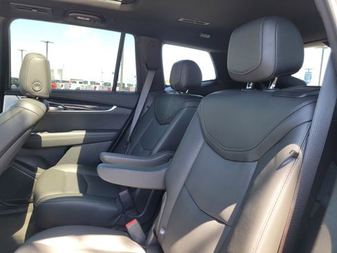 Certified 2025 Cadillac XT6 Premium Luxury AWD/4WD image 13