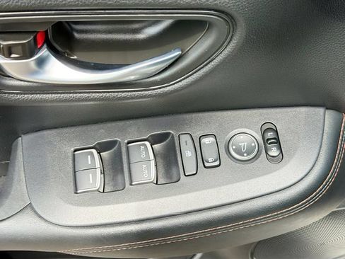 Used 2025 Honda HR-V Sport image 17
