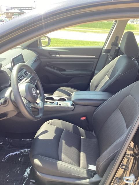 Used 2023 Nissan Altima 2.5 SV AWD/4WD image 9