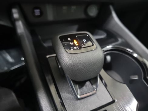 Used 2025 Nissan Rogue SV FWD image 23