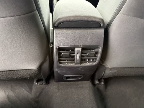 Used 2022 Toyota Corolla Cross LE image 25