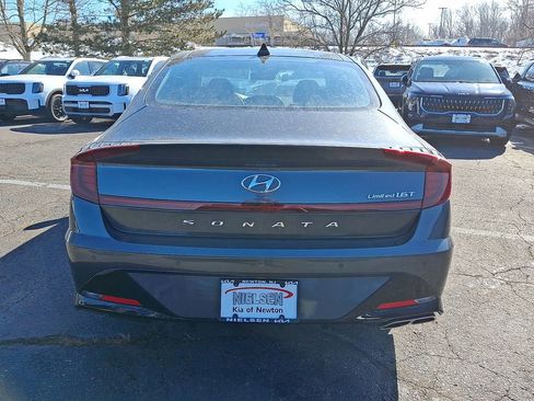 Used 2022 Hyundai Sonata Limited w/ Preferred Accessory Package image 15