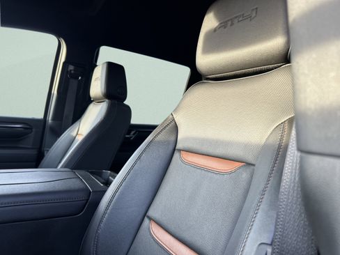 Used 2024 GMC Sierra 2500 AT4 image 22