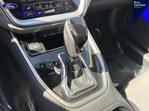 Used 2025 Subaru Outback Premium AWD/4WD image 25