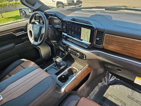 New 2026 Chevrolet Silverado 1500 High Country w/ Technology Package AWD/4WD image 10