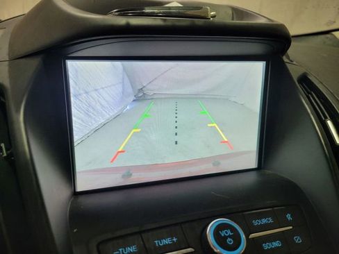 Used 2019 Ford Escape SE image 8