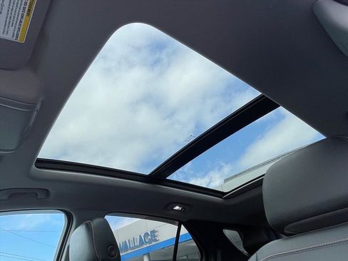 Used 2023 Chevrolet Equinox Premier FWD image 21