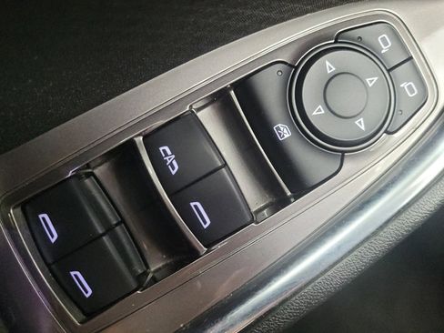 Used 2019 Chevrolet Malibu Hybrid FWD image 27