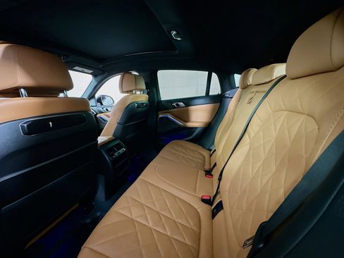 Used 2024 BMW X6 xDrive40i w/ Premium Package image 24