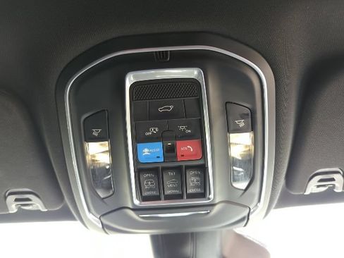 Used 2023 Jeep Wagoneer Series III w/ Premium Group I AWD/4WD image 21
