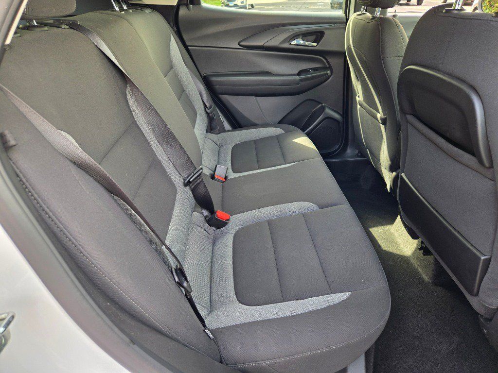 Used 2021 Chevrolet TrailBlazer LS FWD image 9