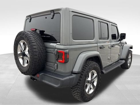 Used 2019 Jeep Wrangler Unlimited Sahara image 4