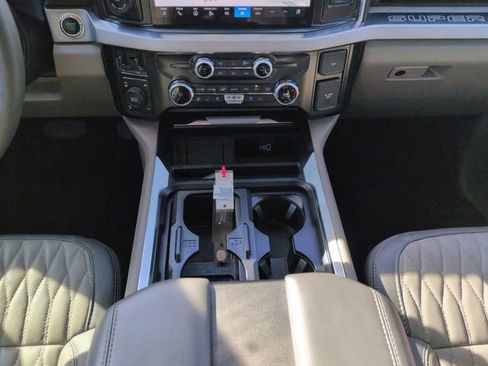 Certified 2025 Ford F250 Platinum w/ Platinum Plus Package image 20