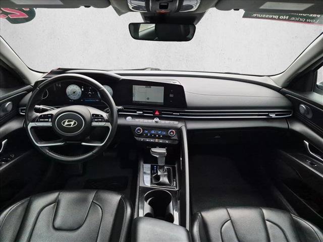 Used 2025 Hyundai Elantra Limited FWD image 18