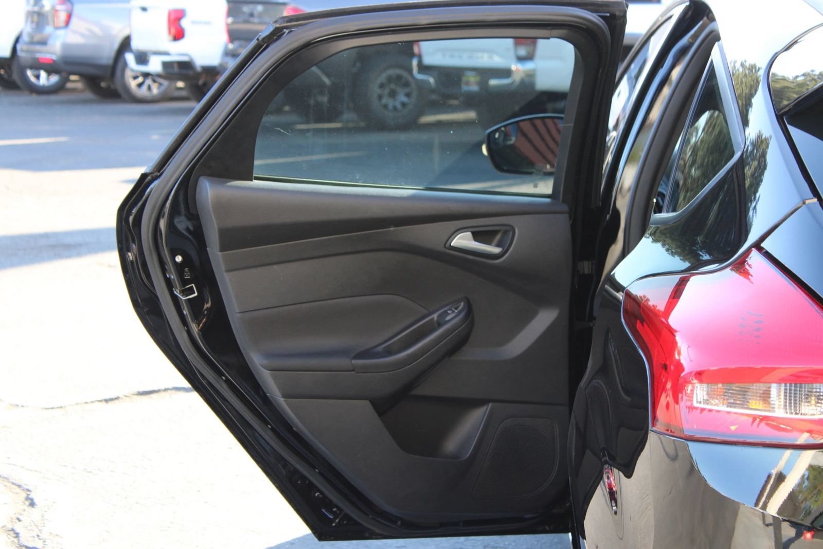 Used 2017 Ford Focus ST FWD image 11