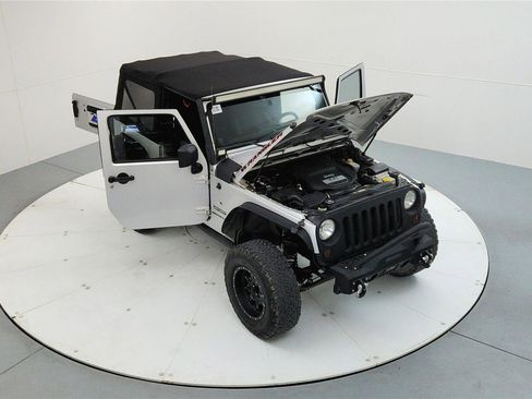 Used 2012 Jeep Wrangler Sport image 15
