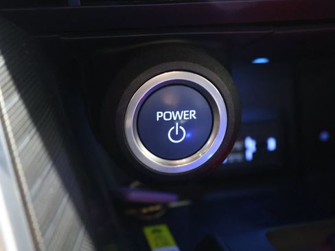 Certified 2021 Toyota Venza Limited image 27