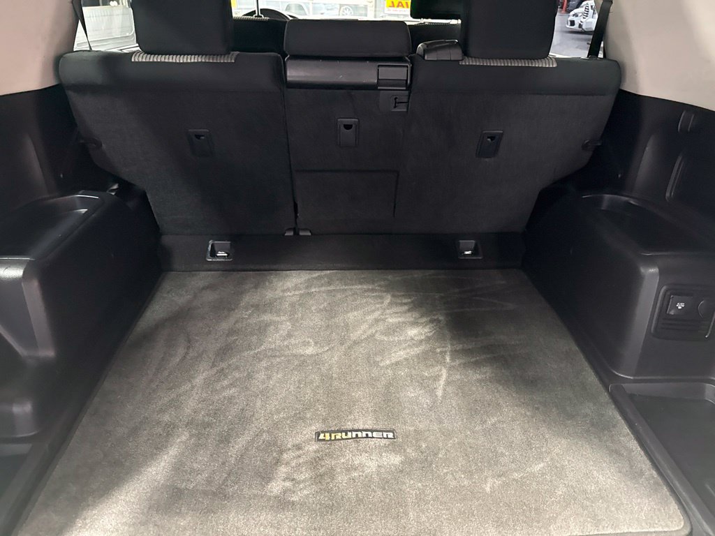 Used 2016 Toyota 4Runner SR5 AWD/4WD image 14