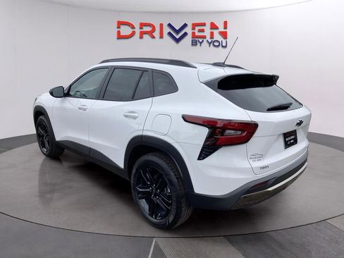New 2026 Chevrolet Trax ACTIV image 3