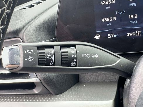 Used 2025 Chevrolet Traverse LT w/ Sun and Wheel Package image 20