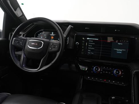 Used 2025 GMC Sierra 2500 AT4X image 13