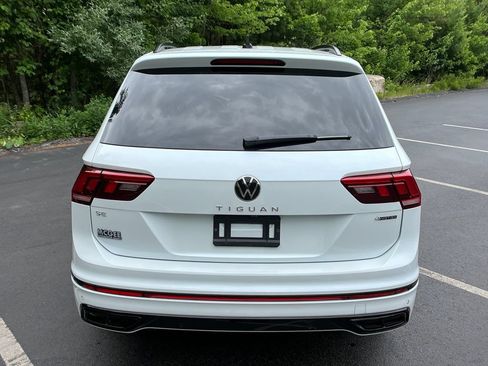 Used 2024 Volkswagen Tiguan SE R-Line AWD/4WD image 4
