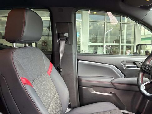 Used 2024 Chevrolet Colorado Z71 w/ Z71 Convenience Package 2 image 10