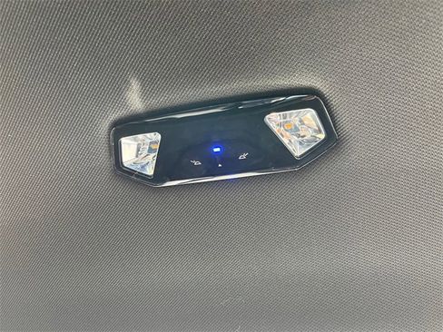 Certified 2025 BMW i5 xDrive40 w/ Premium Package image 38