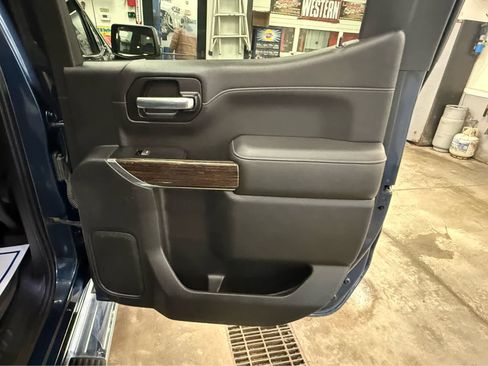 Used 2019 GMC Sierra 1500 SLE image 16