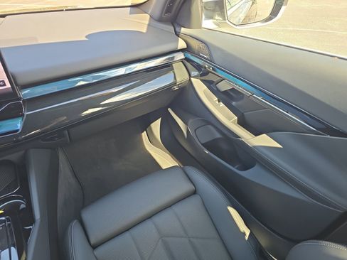 Used 2025 BMW 540i xDrive image 12