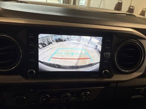 Used 2020 Toyota Tacoma SR5 image 20