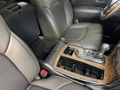 Used 2017 INFINITI QX80 4WD w/ Driver Assistance Package image 37