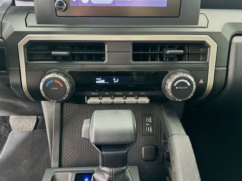 Used 2025 Toyota Tacoma SR image 15