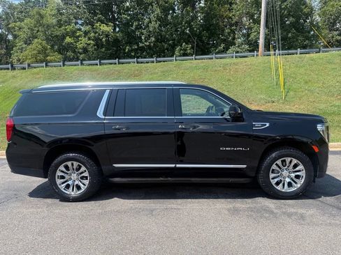 Used 2024 GMC Yukon XL Denali w/ Advanced Technology Package AWD/4WD image 8