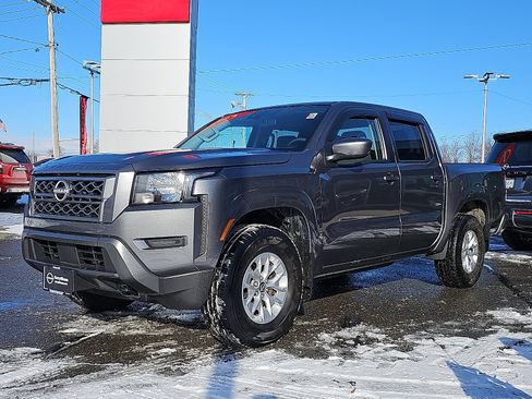 Certified 2024 Nissan Frontier SV w/ Technology Package image 3