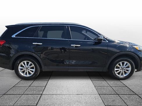 Used 2019 Kia Sorento FWD w/ LX Convenience Package image 4