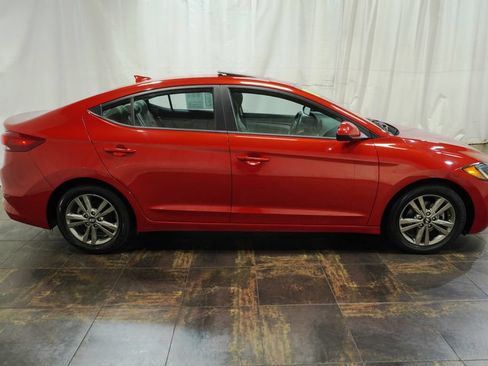 Used 2018 Hyundai Elantra Value Edition w/ Cargo Package FWD image 4