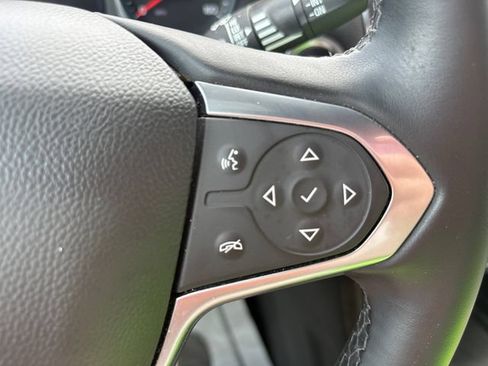 Used 2023 Chevrolet Traverse LT w/ Rear Camera Mirror Package AWD/4WD image 25