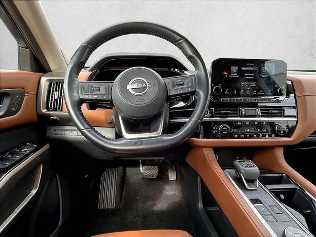Used 2023 Nissan Pathfinder Platinum w/ Cargo Package AWD/4WD image 5