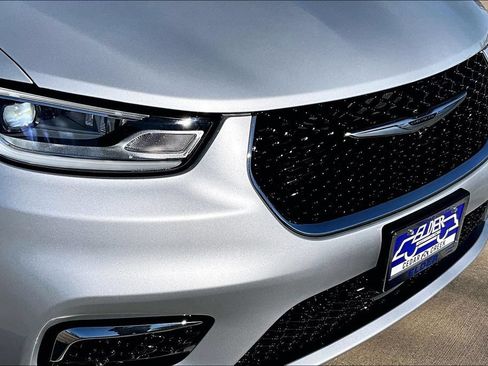 New 2026 Chrysler Pacifica Select FWD image 31