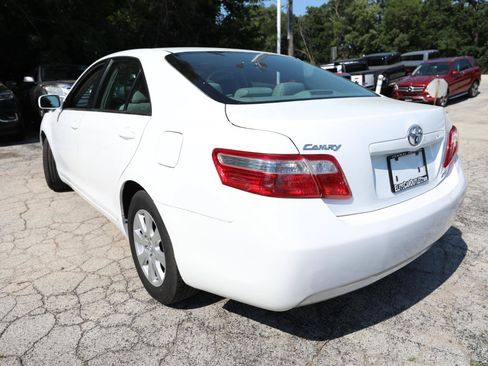 Used 2007 Toyota Camry XLE w/ Leather Pkg FWD image 8