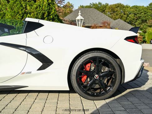 Used 2020 Chevrolet Corvette Stingray Premium Cpe w/ 3LT Preferred Equipment Group image 5