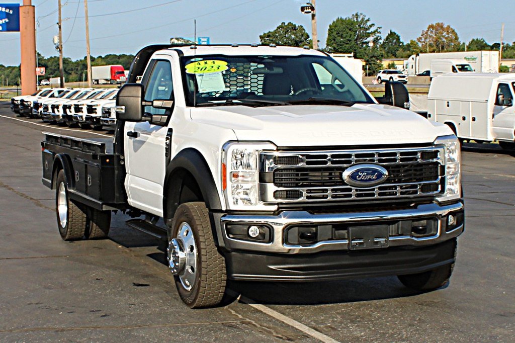 Used 2023 Ford F550 4x4 Regular Cab Super Duty image 3