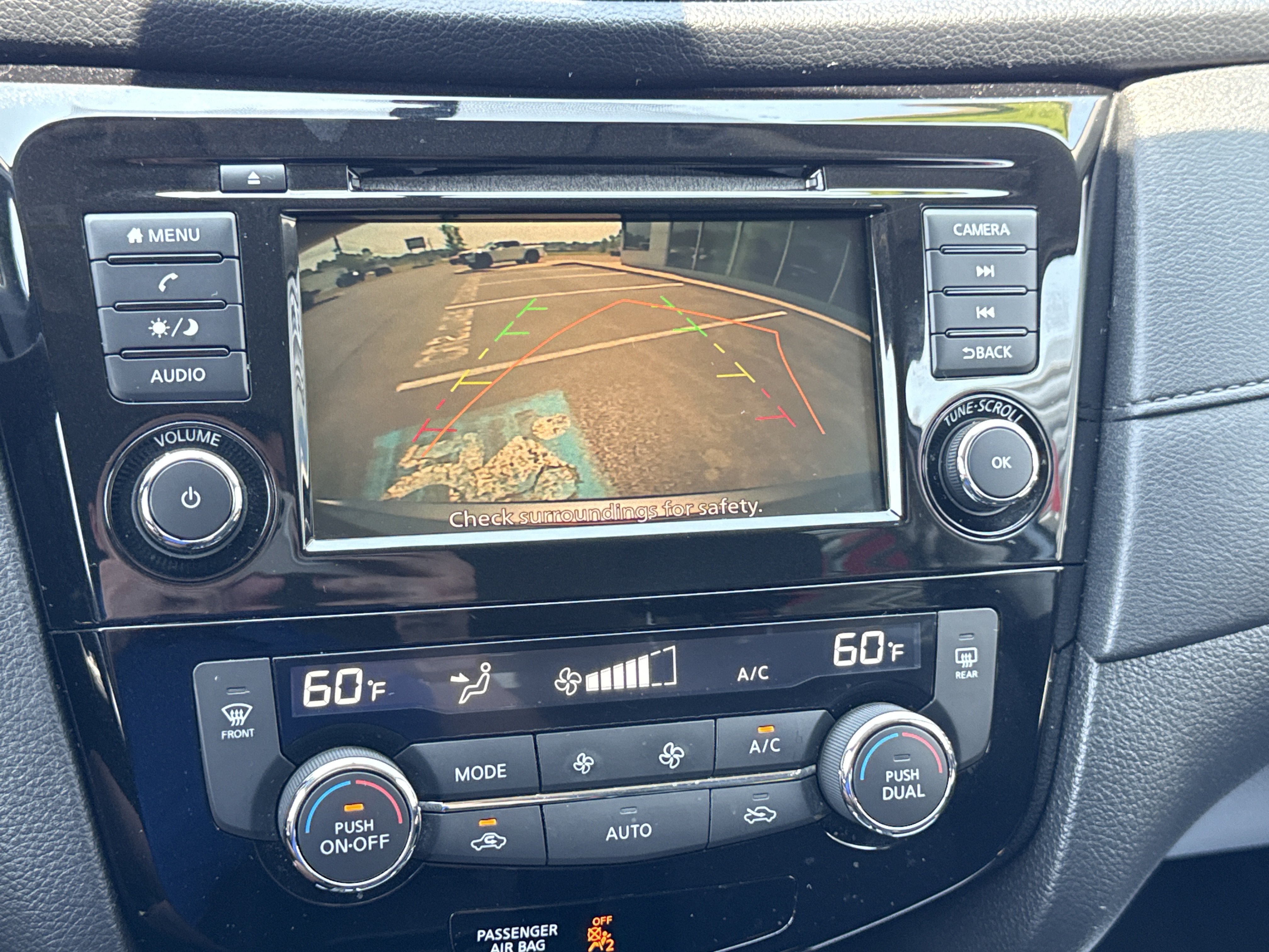 Used 2018 Nissan Rogue SV AWD/4WD image 6